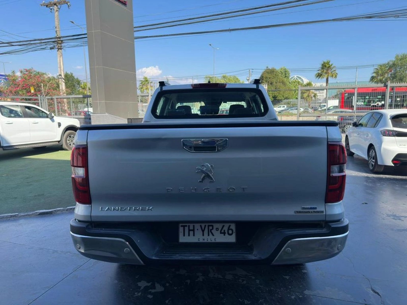 Peugeot LANDTREK Action4 BlueHDi 180 4x4 AT 2024 - Foto 5 de 11