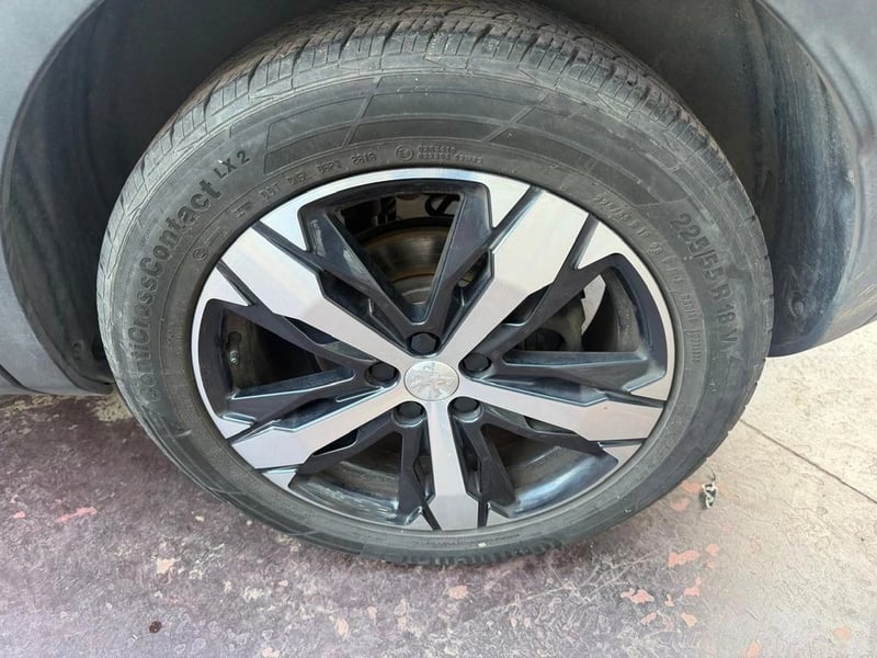 Peugeot 3008 ALLURE 165HP 1.6 AUT 2020 - Imagen 7 de 13