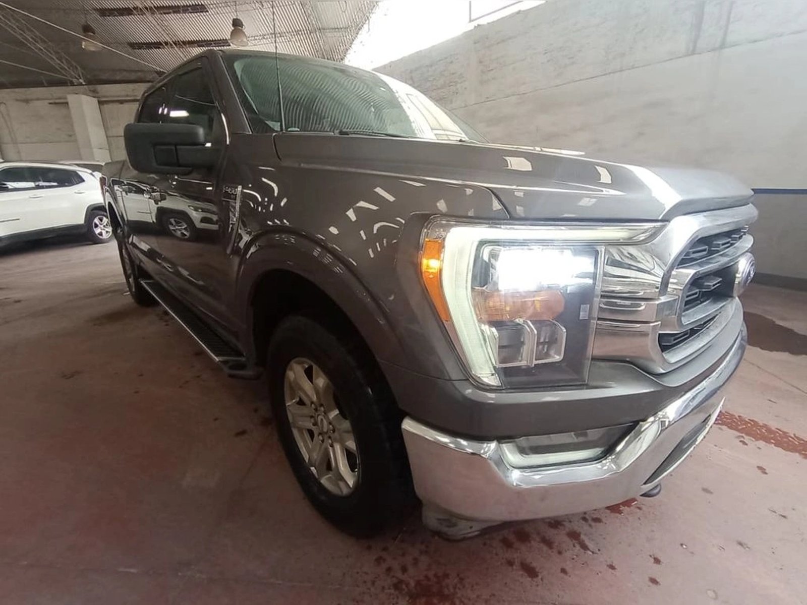 Ford F-150 XLT 4X4 5.0 AUT 2023 - Foto 3 de 12