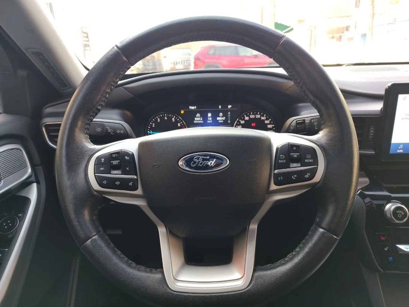 Ford EXPLORER LTD 2.3 AUT 2023 - Imagen 11 de 18