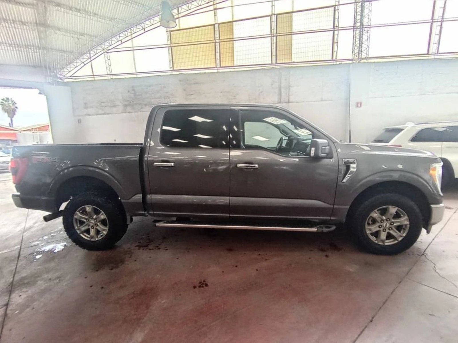 Ford F-150 XLT 4X4 5.0 AUT 2023 - Foto 4 de 12