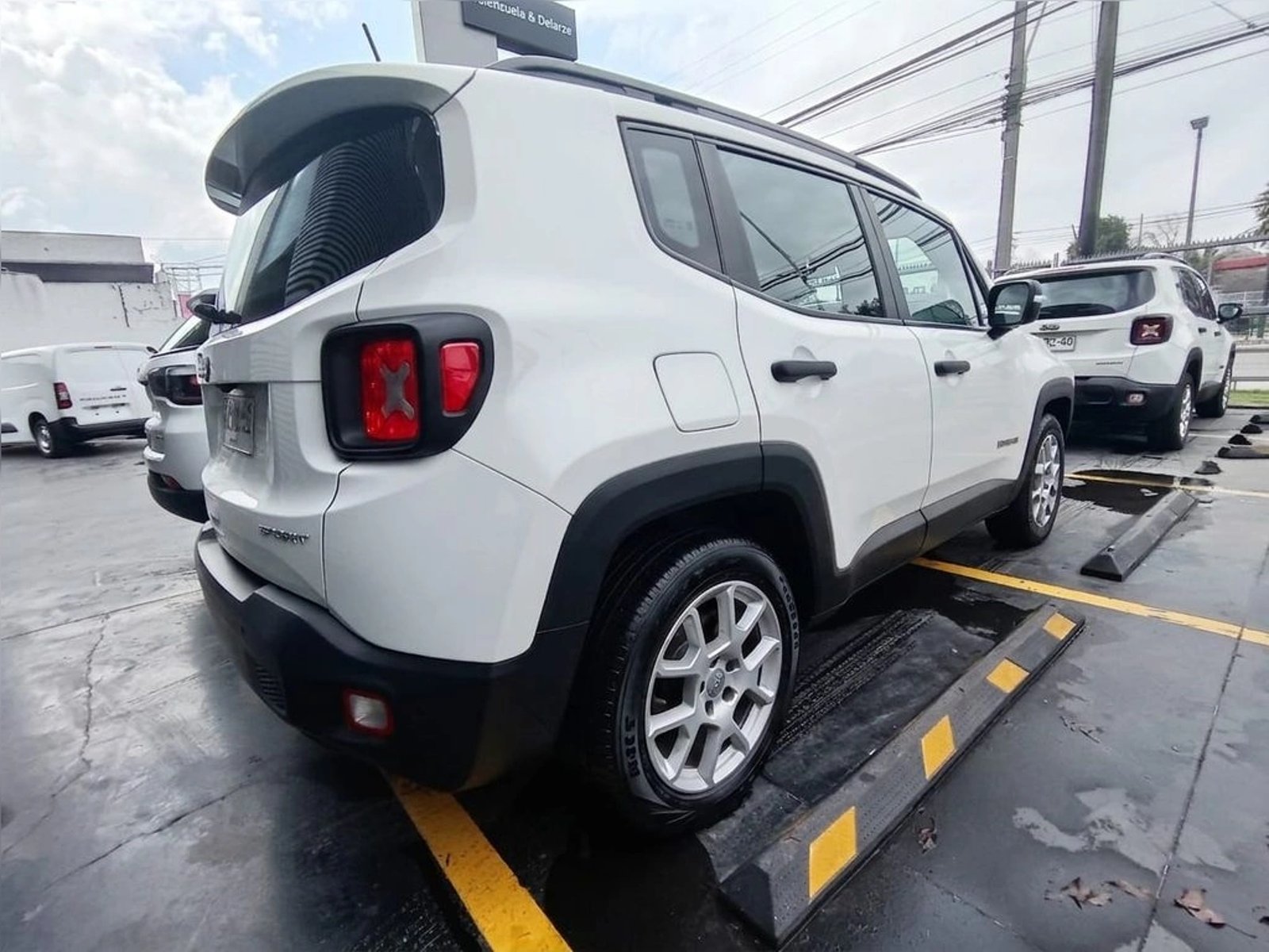 Jeep RENEGADE SPORT LX 2022 - Foto 4 de 12