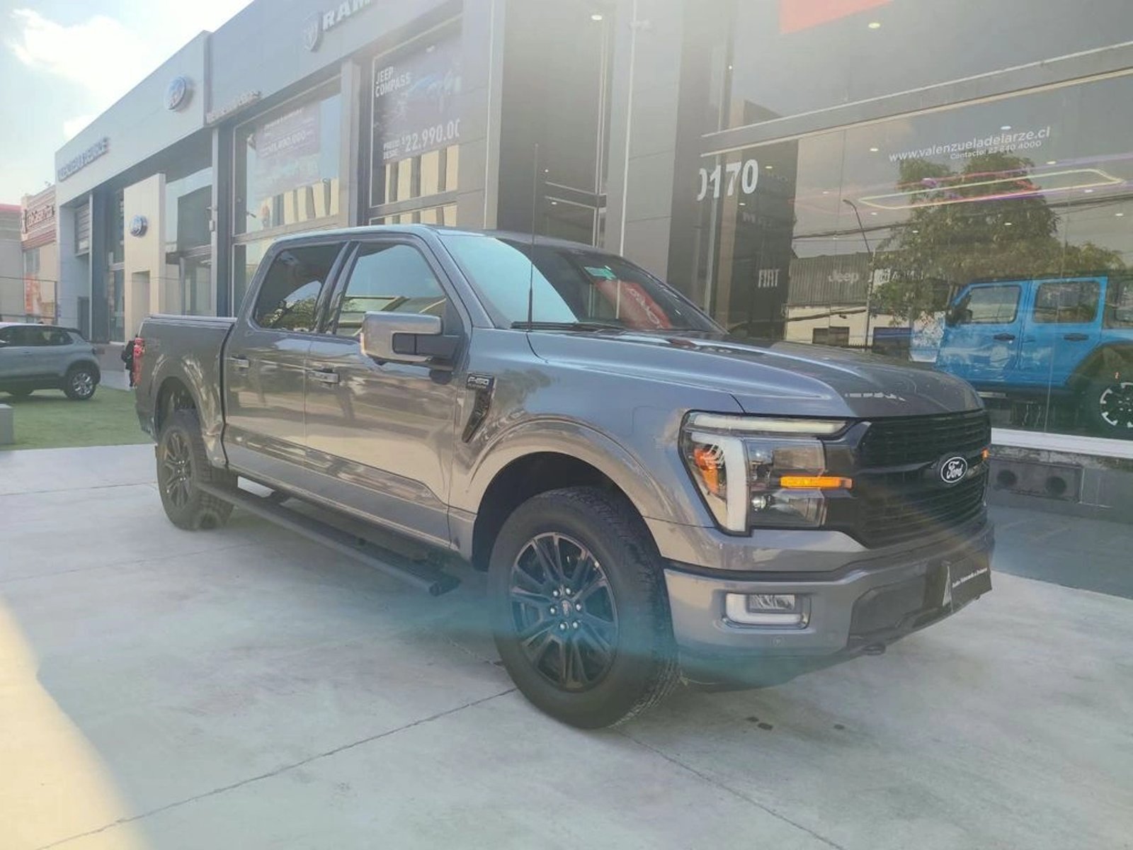 Ford F-150 Platinum 4WD AT 2026 - Foto 3 de 16