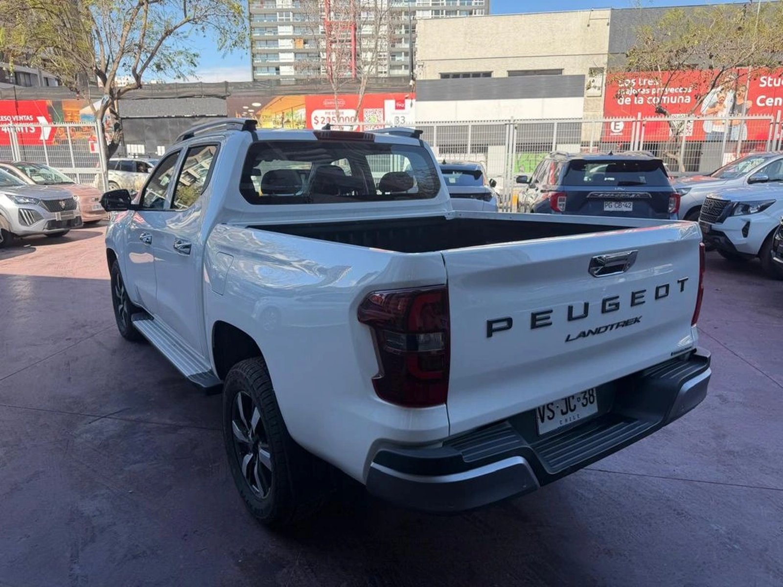 Peugeot LANDTREK MCA Action4 Diesel 200hp 4x4 AT 2026 - Imagen 6 de 12