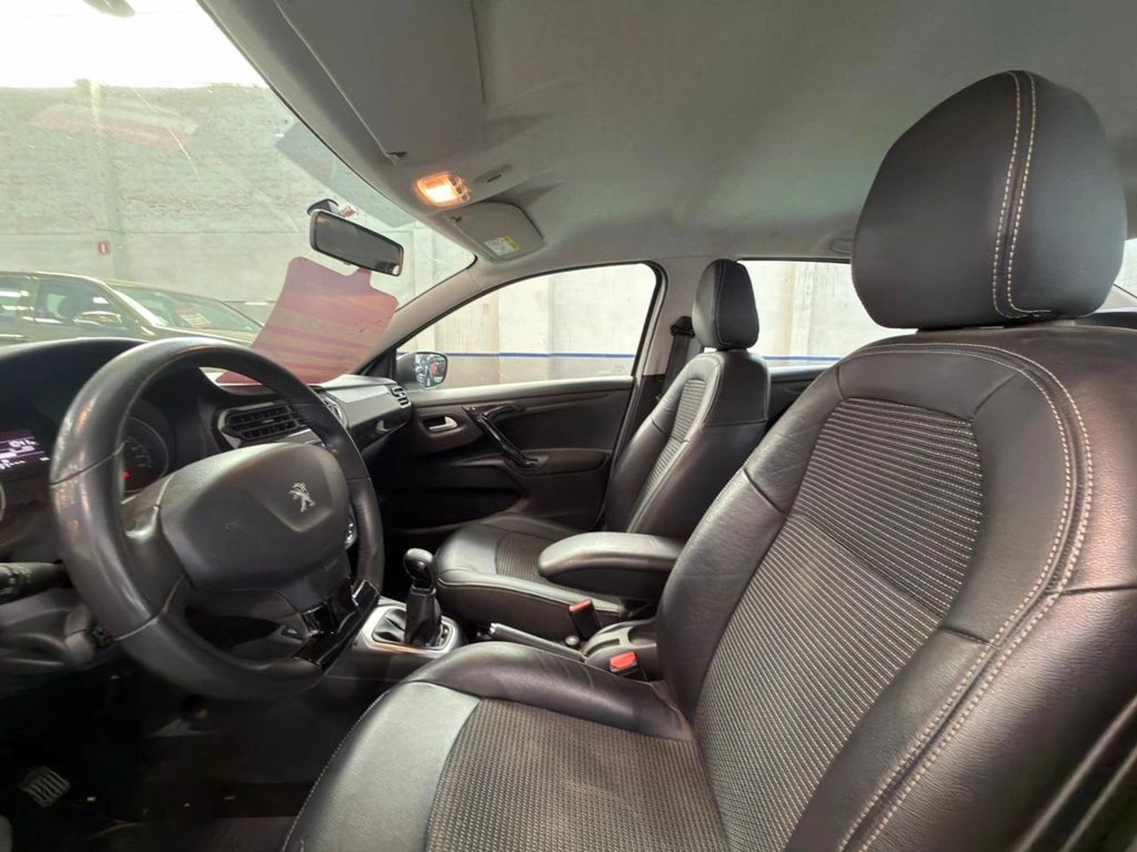 PEUGEOT 301 Allure II Hdi 92 2023 - Imagen 11 de 17