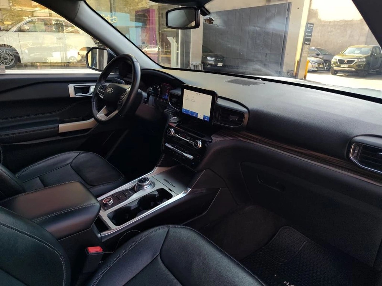 Ford EXPLORER LTD 2.3 AUT 2023 - Imagen 12 de 18