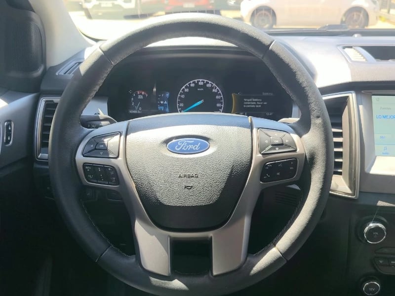 Ford RANGER Limited 4x4 3.2L 2023 - Imagen 11 de 16