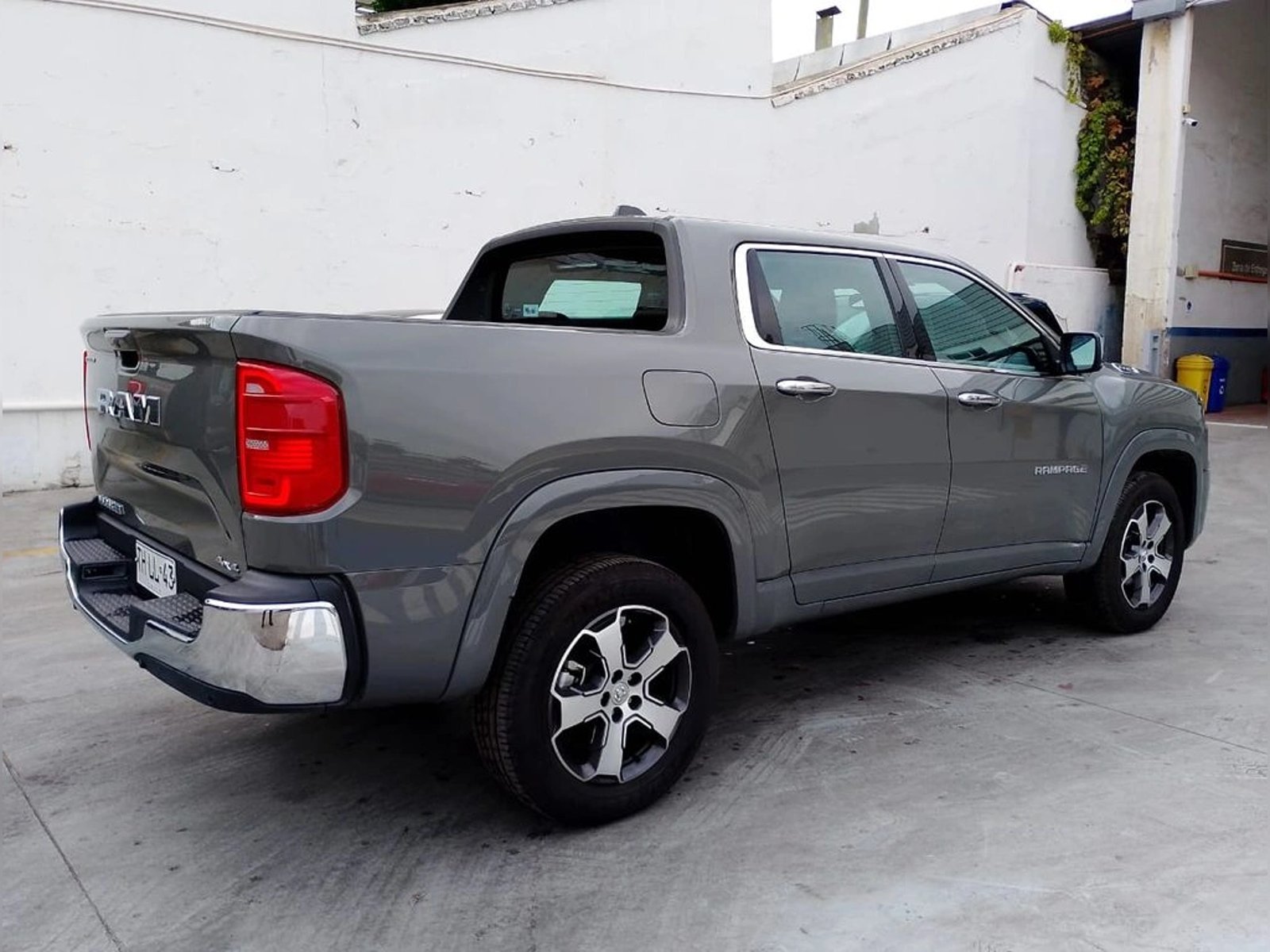 RAM RAMPAGE Laramie 2024 - Imagen 14 de 18