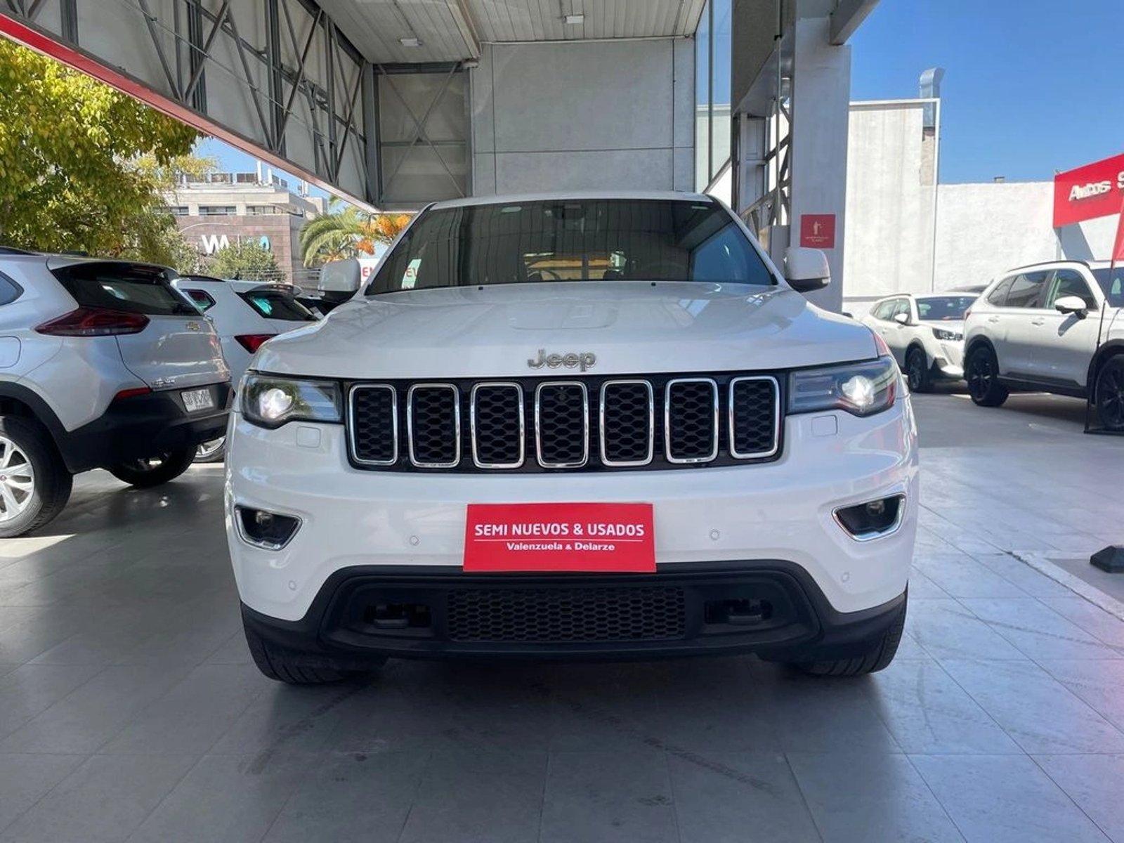 Jeep GRAND CHEROKEE Laredo Sport 2022 - Foto 2 de 16