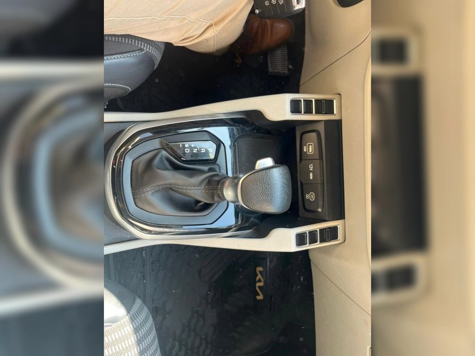 KIA CARENS EX 1.4 AUT 2022 - Imagen 14 de 20