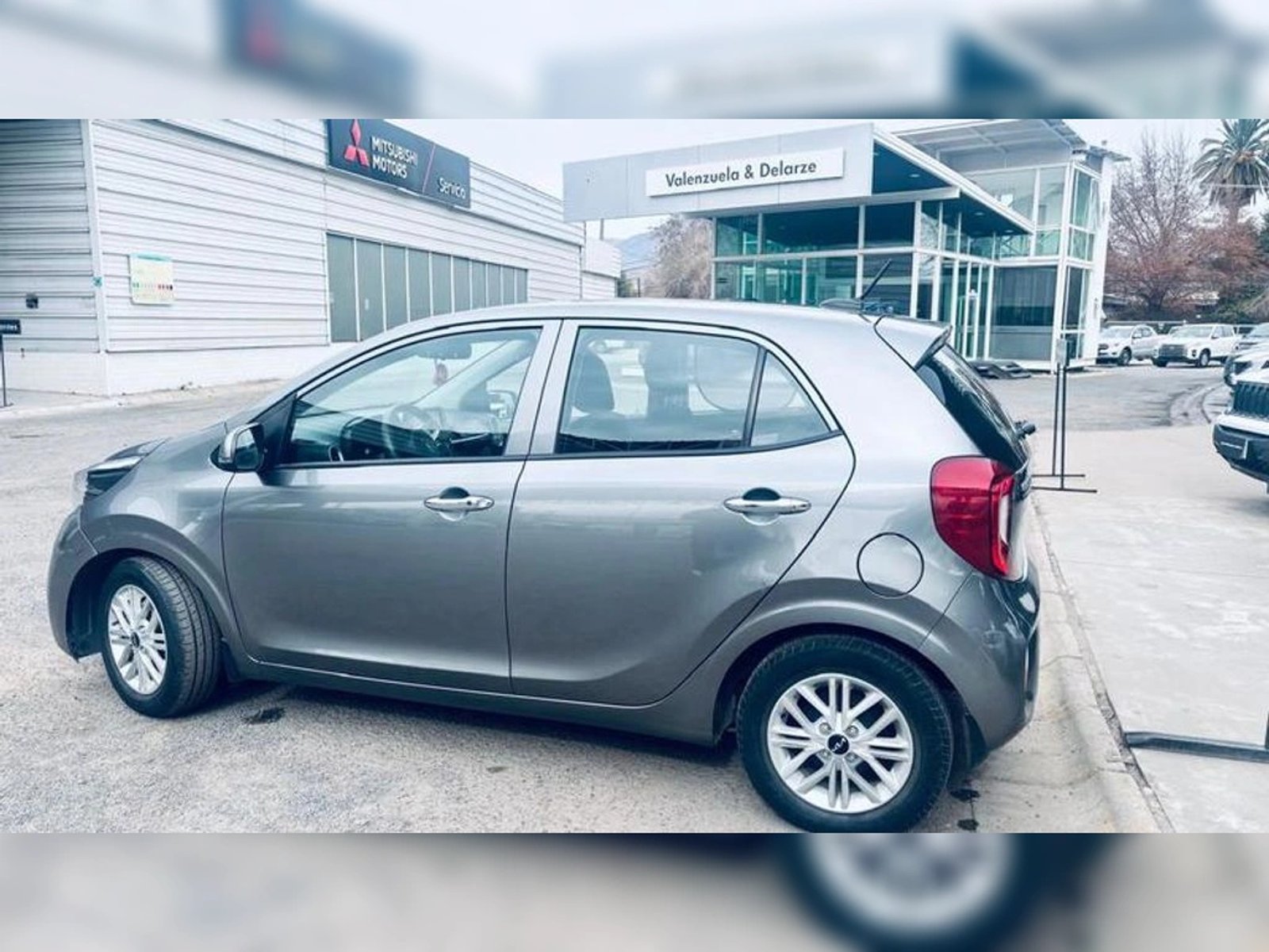 Kia MORNING MPI 1.2 AUT 2023 - Foto 4 de 9
