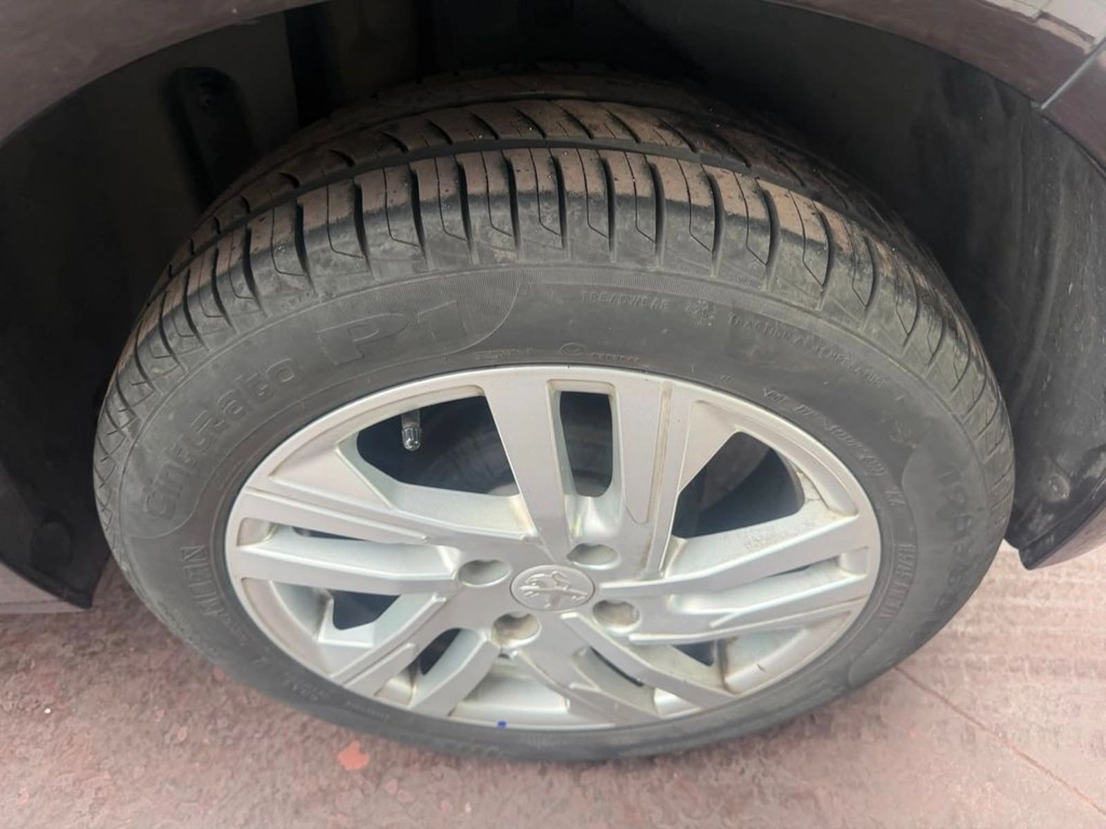 Peugeot 208 Style Puretech 75 2023 - Imagen 7 de 13