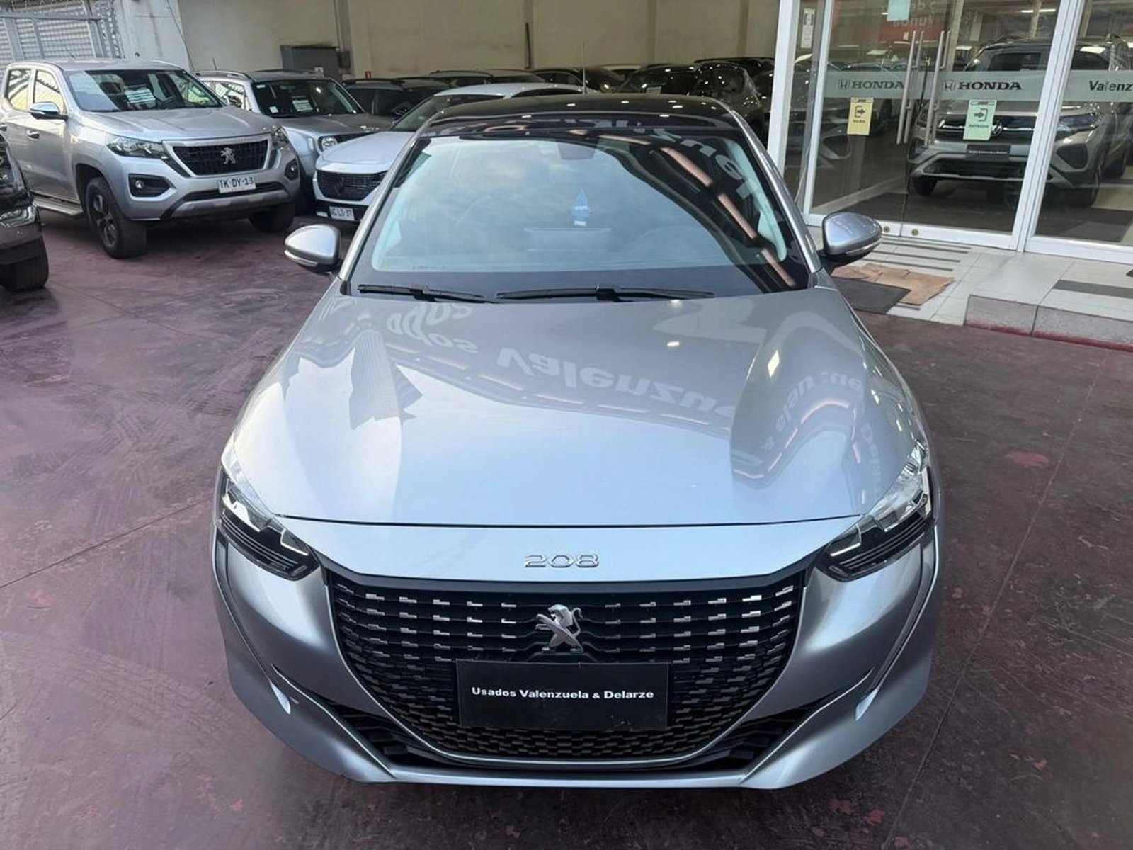 Peugeot 208 PURETECH 75 MT 1.2 2023 - Foto 2 de 12