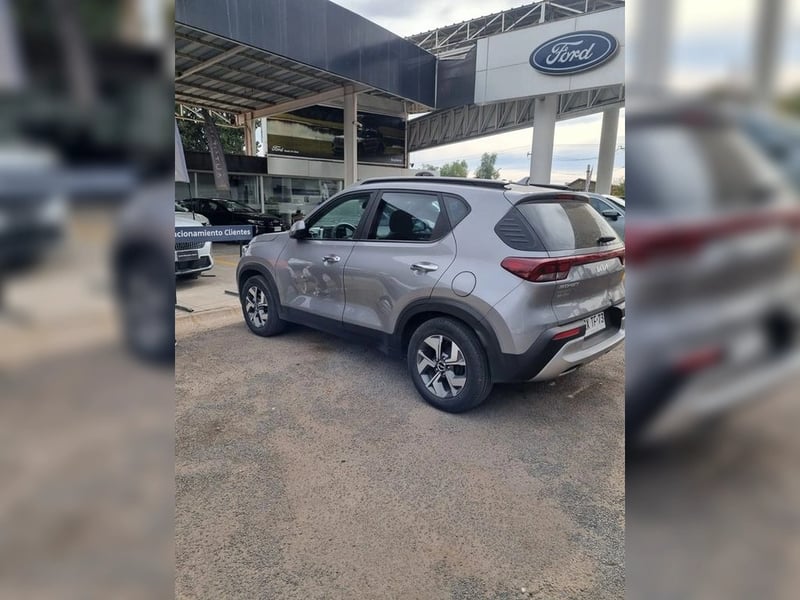 Kia SONET EX 1.5 2022 - Imagen 3 de 4