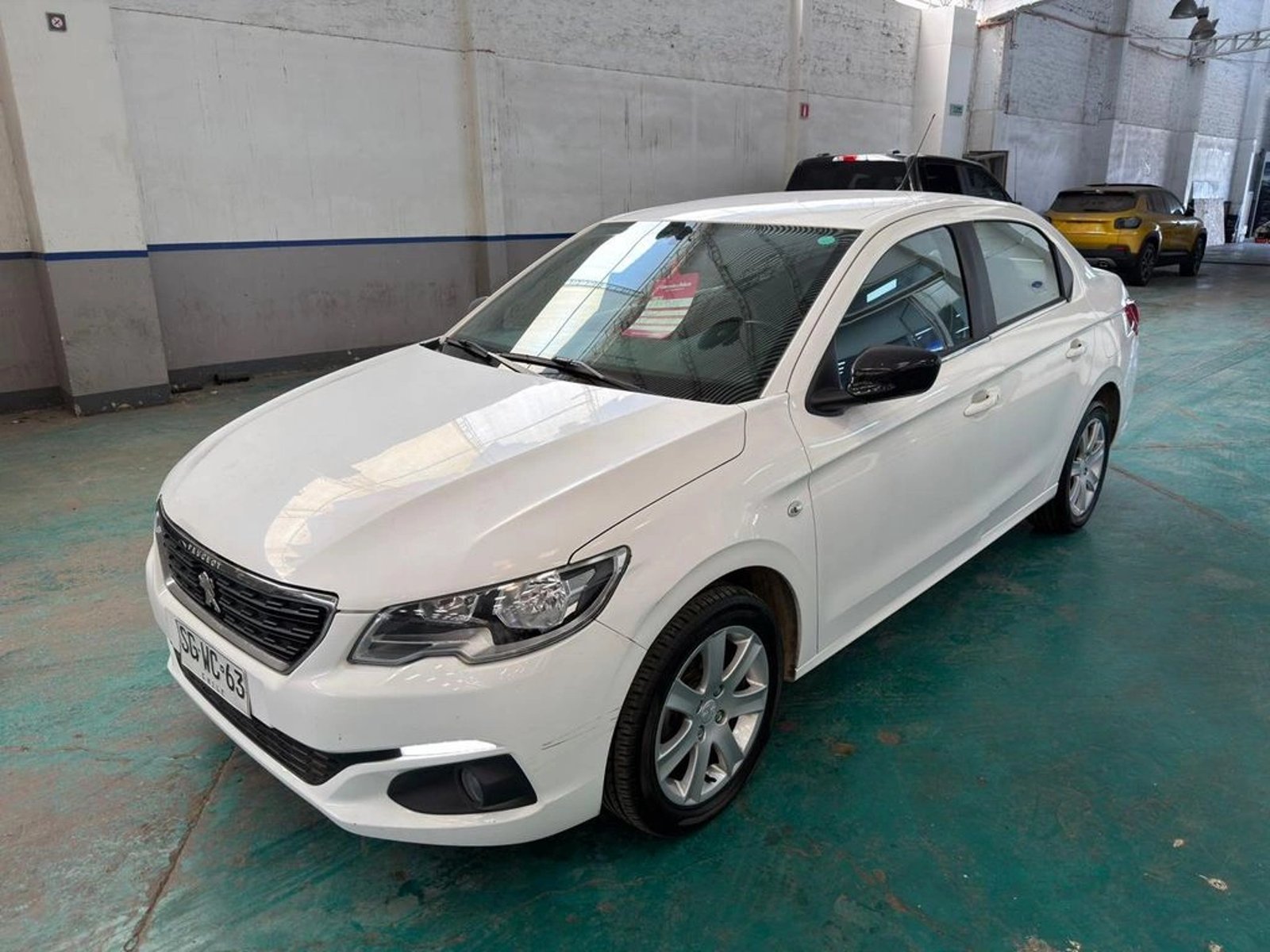 PEUGEOT 301 Allure II Hdi 92 2023 - Imagen 8 de 17