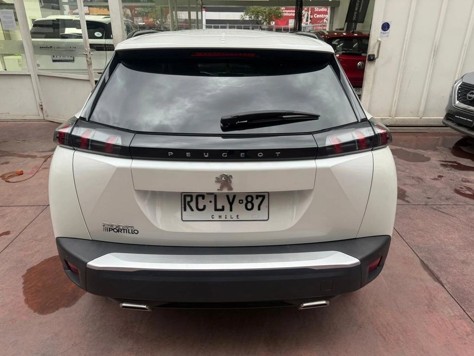 Peugeot 2008 PURETECH 130 1.2 2021 - Foto 5 de 13