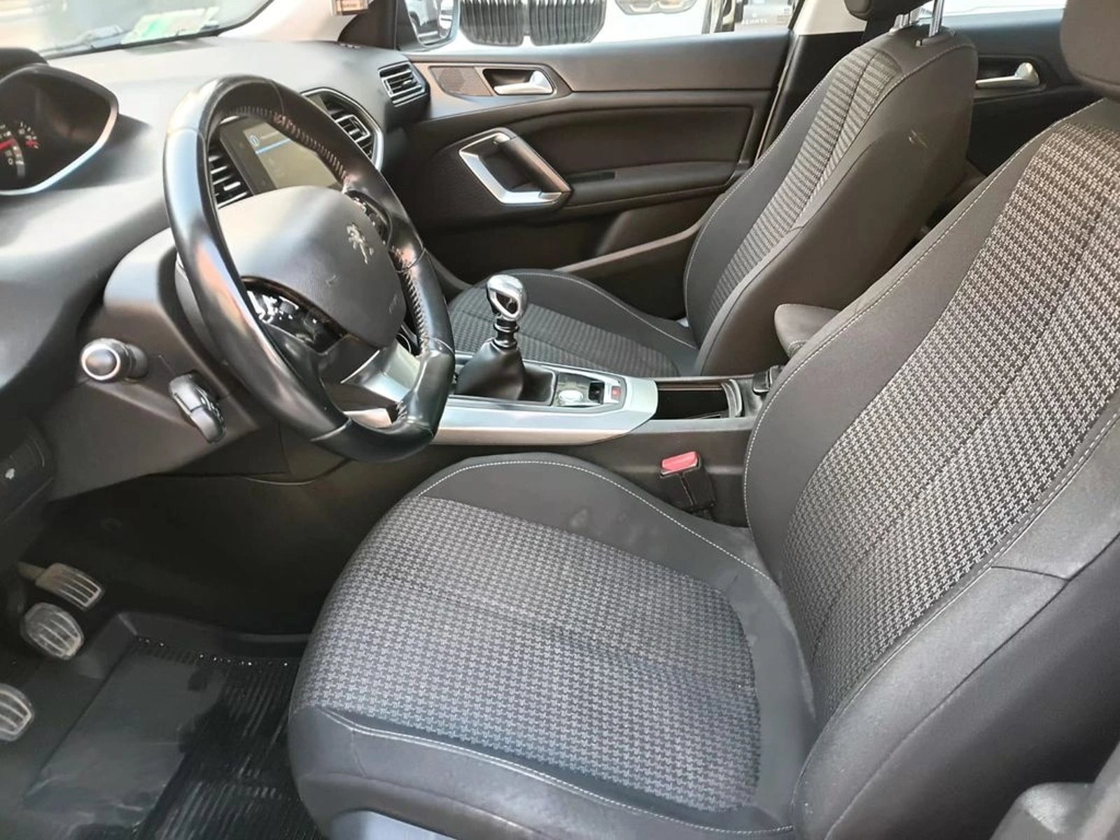 PEUGEOT 308 Allure pack 1.6 BlueHDi 120 HP 2018 - Imagen 10 de 20