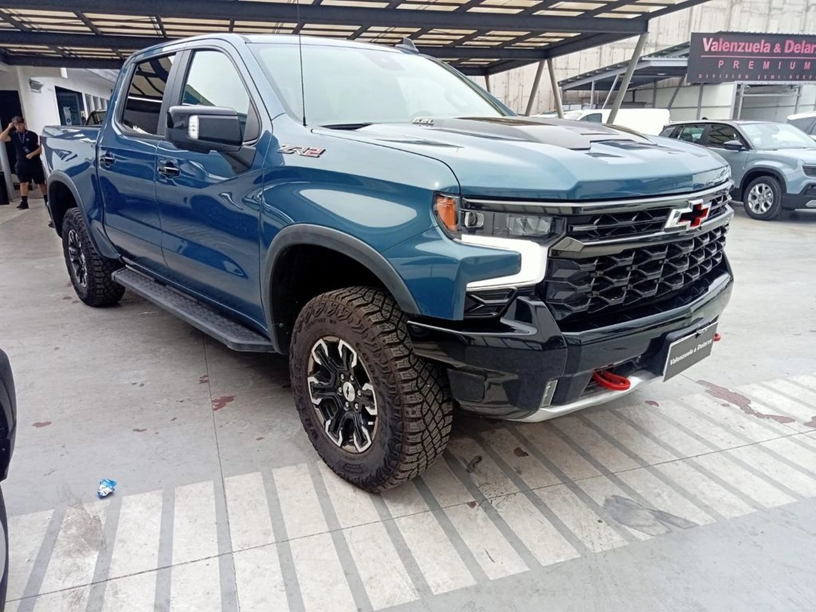 Chevrolet SILVERADO 6.2 ZR2 Auto DC 4WD R 2025 - Foto 3 de 15