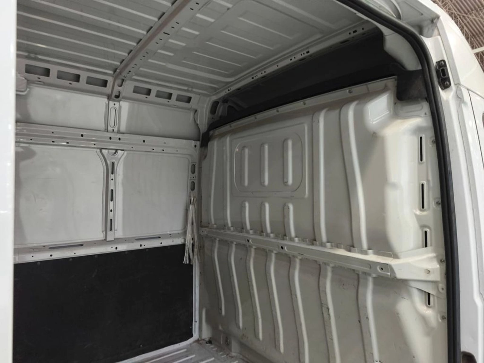 Peugeot BOXER Furgón  L2H2 BlueHDi 165 2025 - Imagen 11 de 15