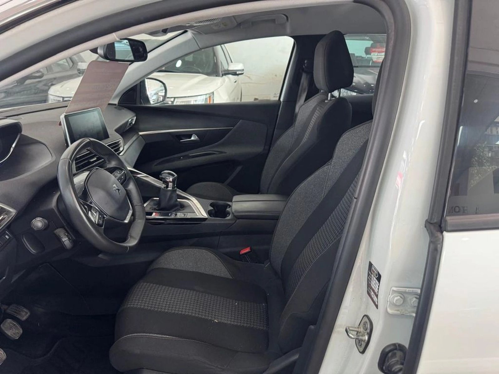 PEUGEOT 3008 Active Pack BlueHDI 130 MT6 2022 - Imagen 7 de 16