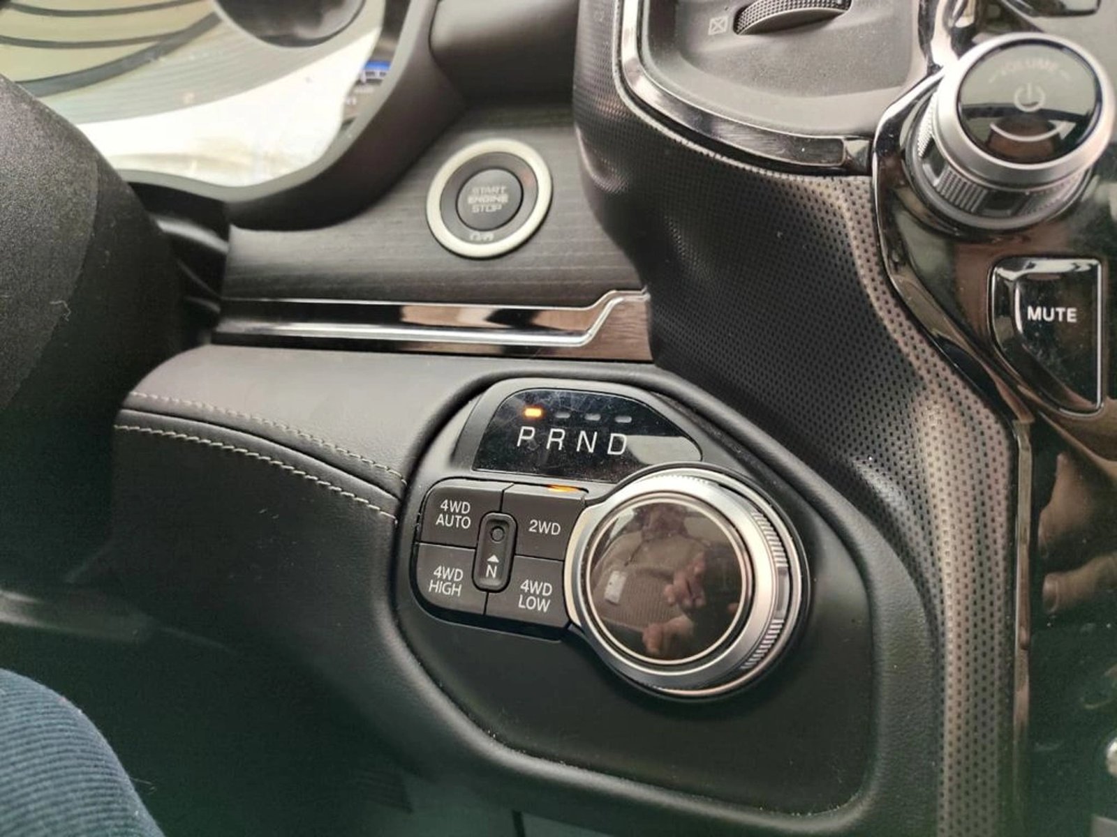 RAM 1500 LIMITED 5.7 AUT 2023 - Imagen 17 de 20