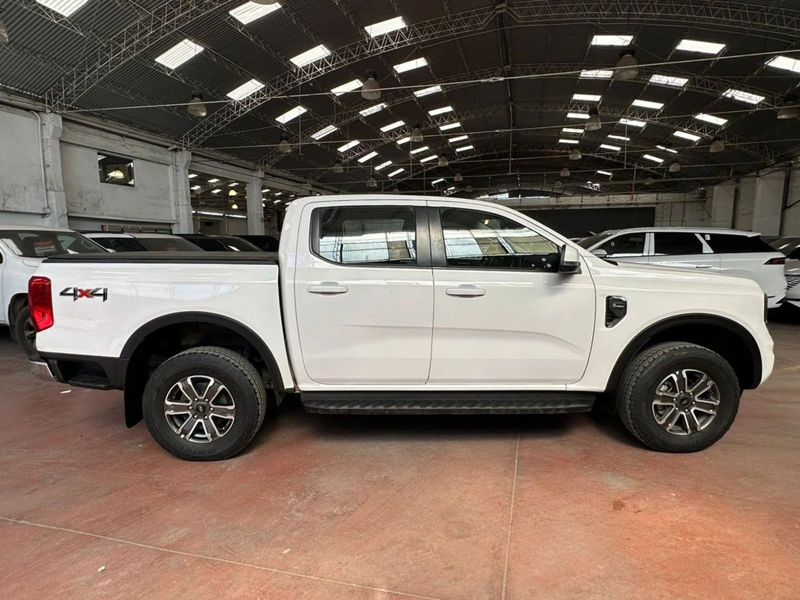 FORD RANGER XLT 4x4 2.0L AT 2024 - Imagen 7 de 14