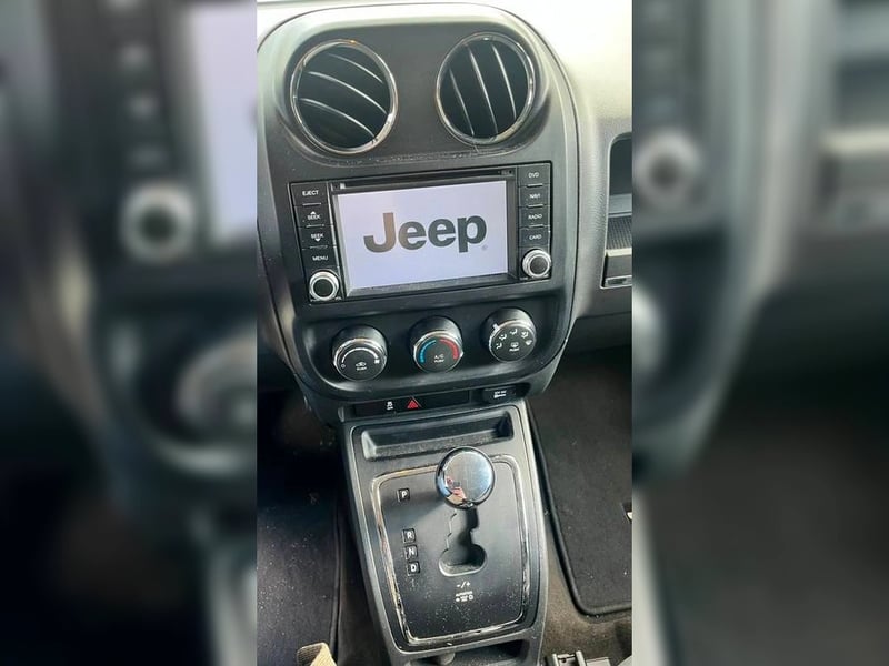 Jeep PATRIOT SPORT 4x2 2.4L 2016 - Imagen 7 de 9