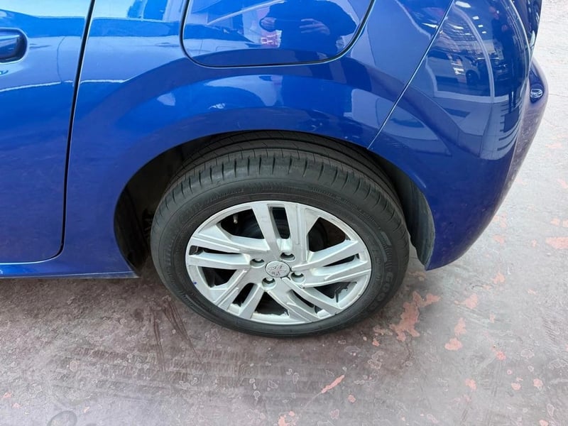 Peugeot 208 Style Puretech 75 2024 - Imagen 7 de 12
