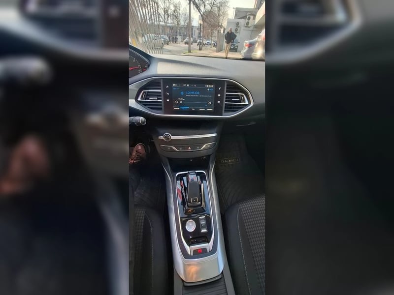 Peugeot 308 Allure Pack BlueHDi 130 EAT8 2019 - Imagen 6 de 7