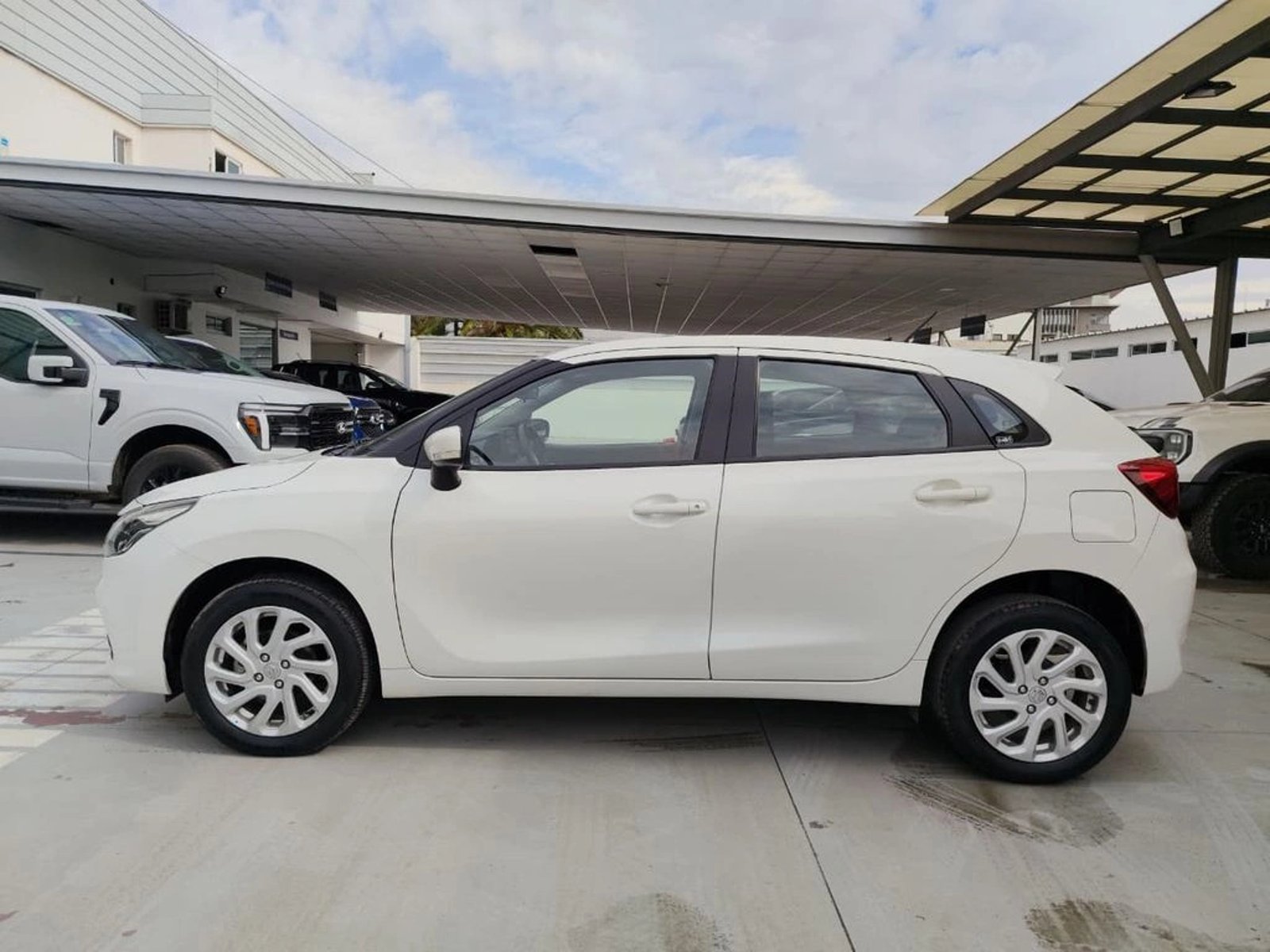 Suzuki BALENO GLS 2023 - Imagen 7 de 15