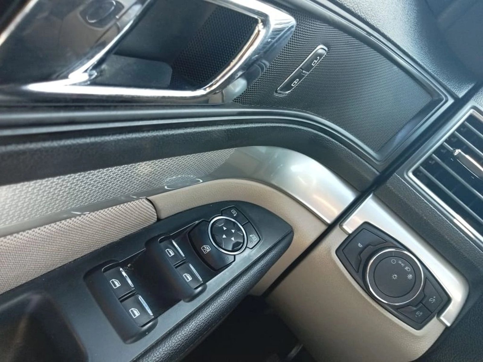 FORD EXPLORER 2.3 AT 2019 - Imagen 13 de 20