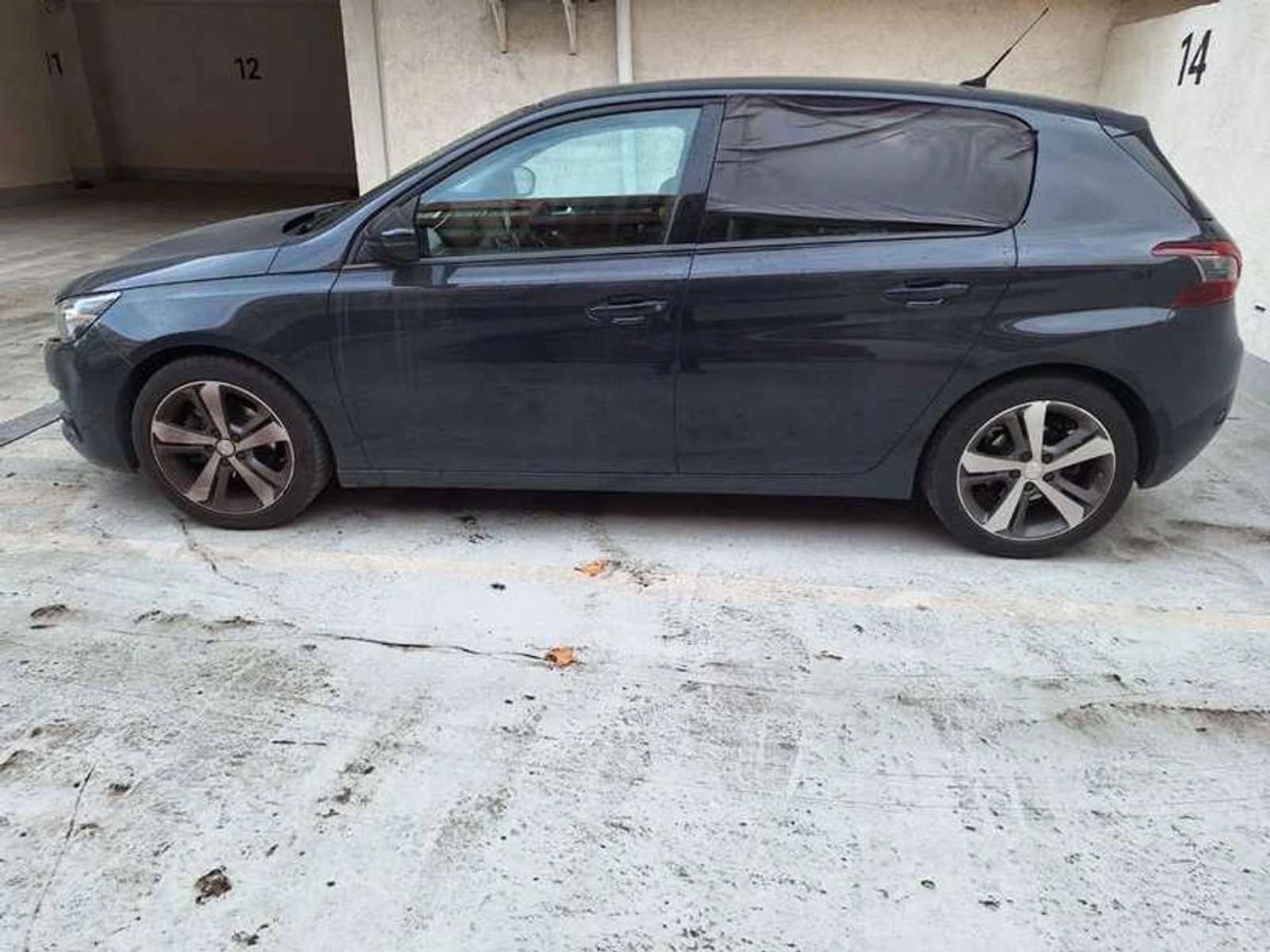 Peugeot 308 Allure Pack BlueHDi 130 EAT8 2019 - Foto 3 de 5
