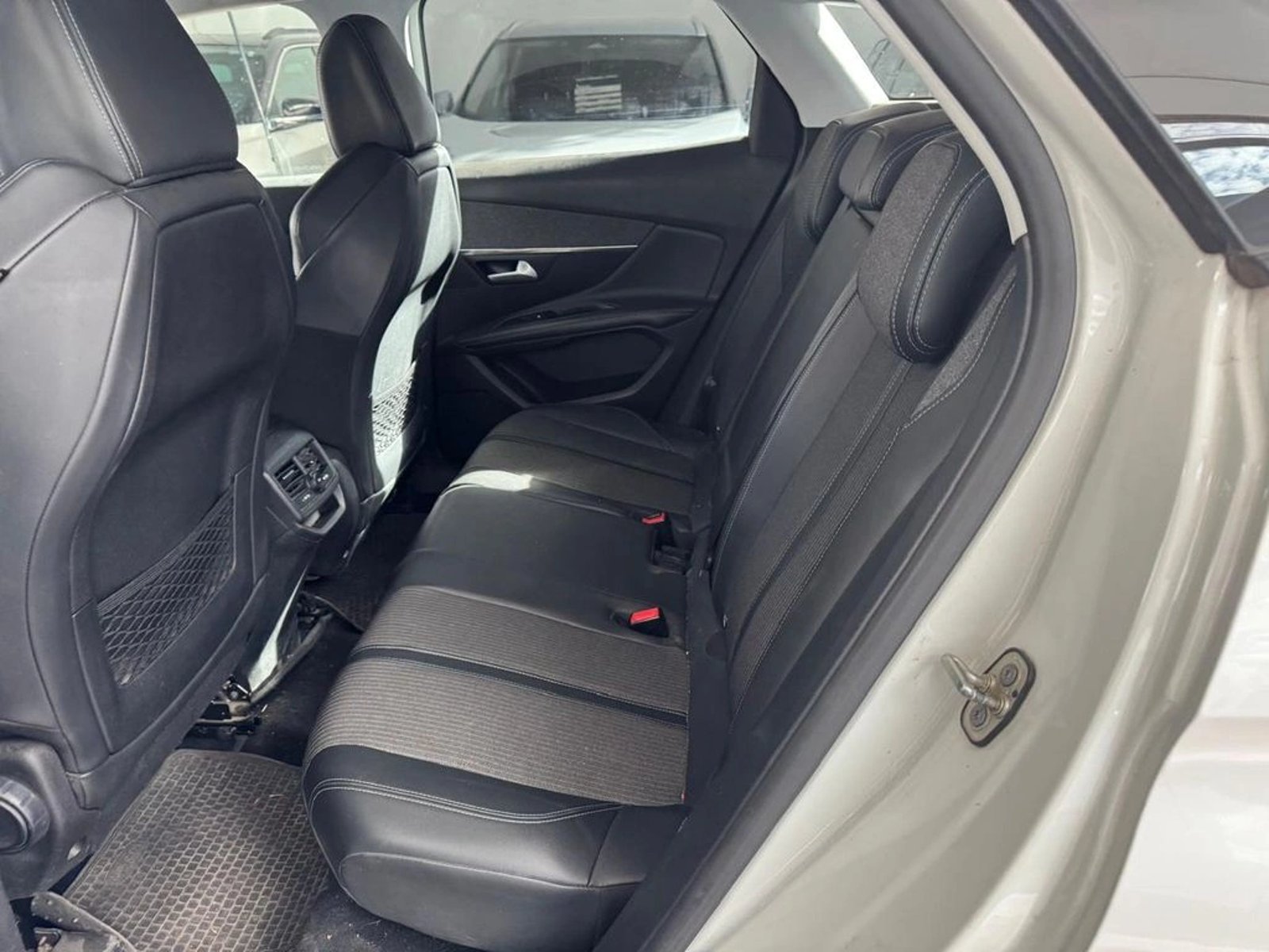 PEUGEOT 3008 ACTIVE 1.6 AUT 2021 - Imagen 12 de 17