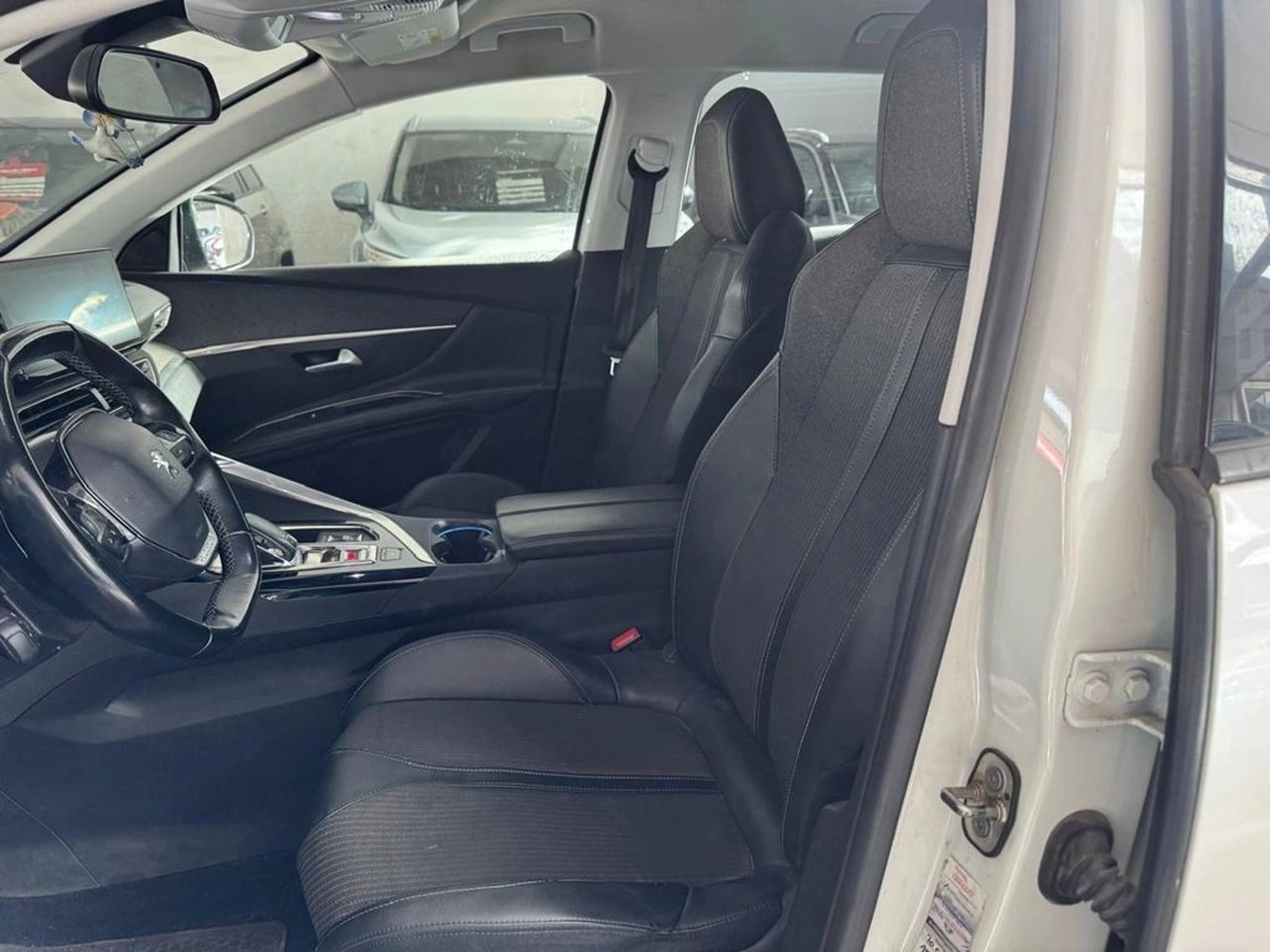 PEUGEOT 3008 ACTIVE 1.6 AUT 2021 - Imagen 11 de 17