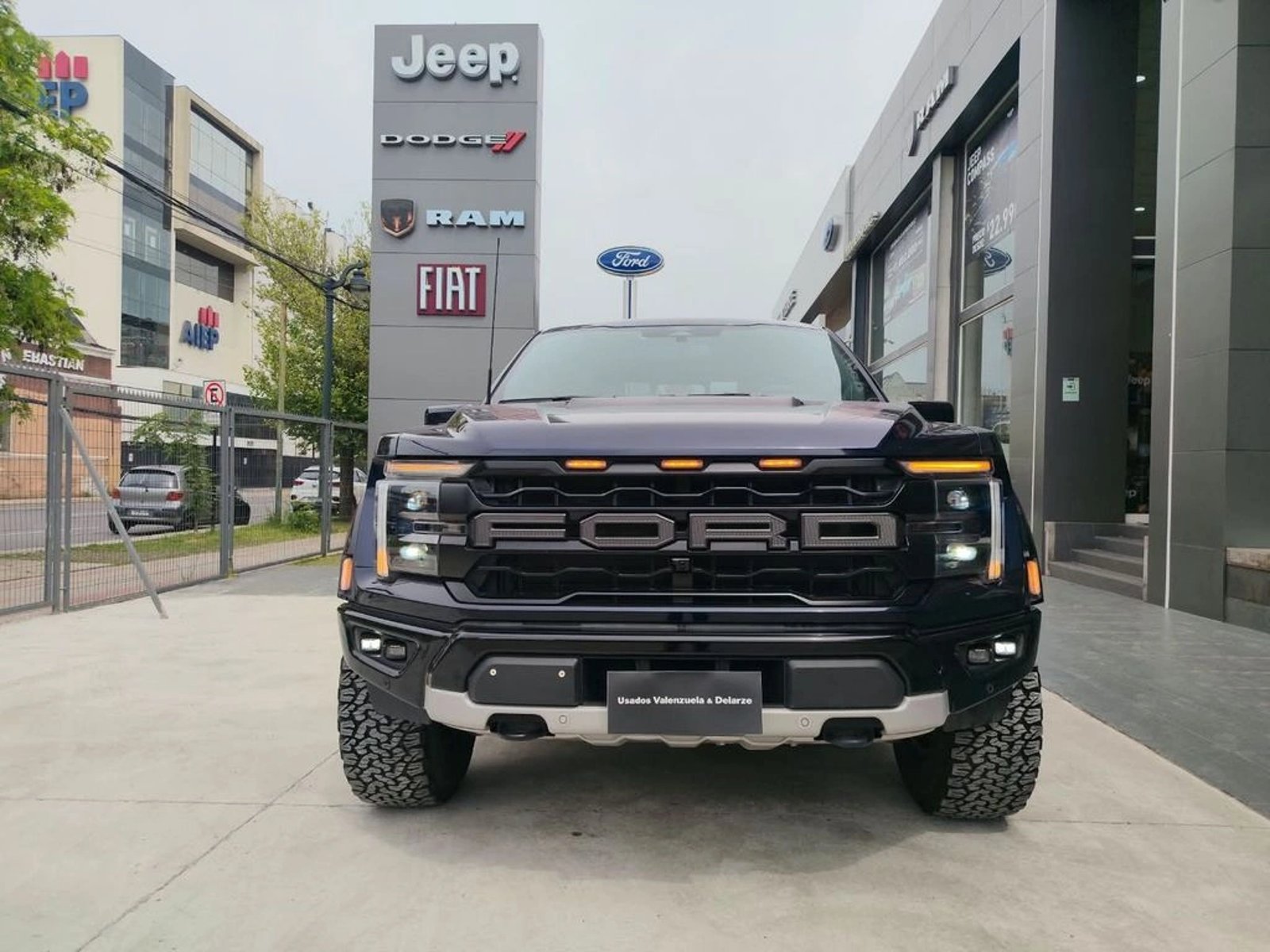 Ford F-150 RAPTOR 4X4 CC 3.5L PCV X2R8 2026 - Foto 2 de 16