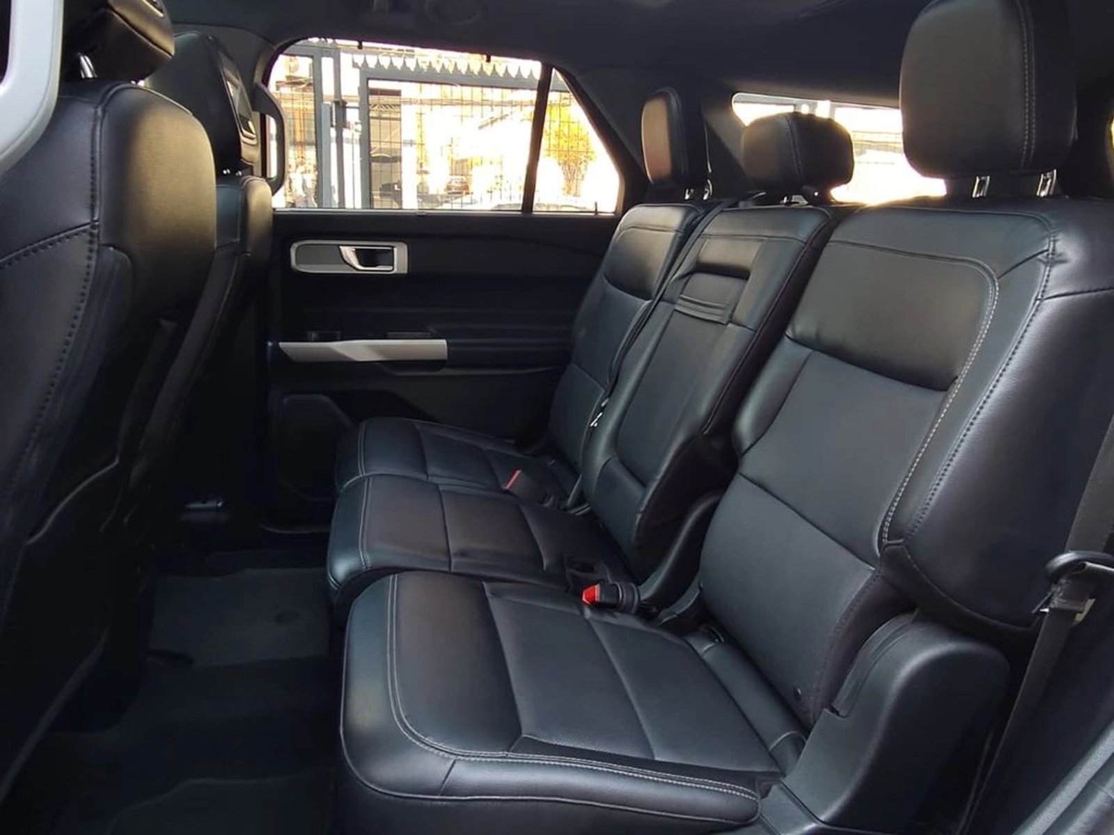 Ford EXPLORER LTD 2.3 AUT 2023 - Imagen 17 de 18