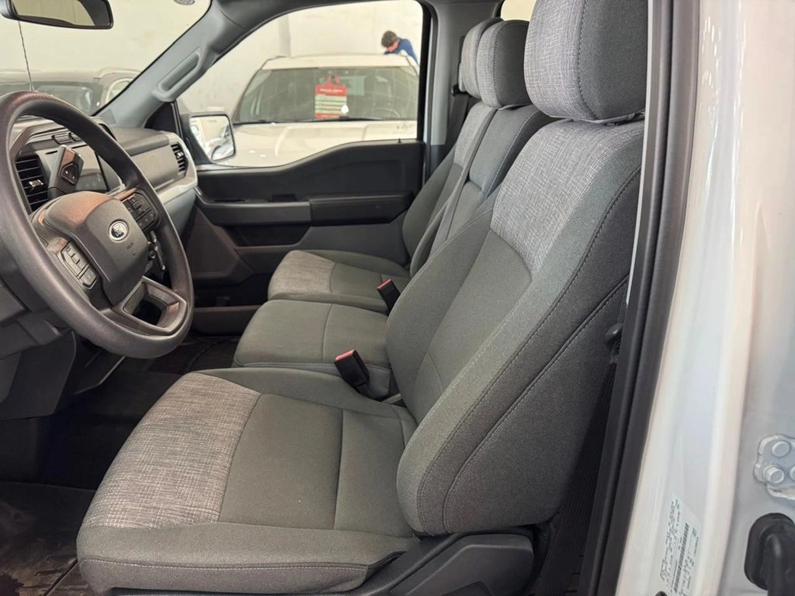 Ford F-150 XLT 3.3 AUT 4X2 2024 - Imagen 8 de 13