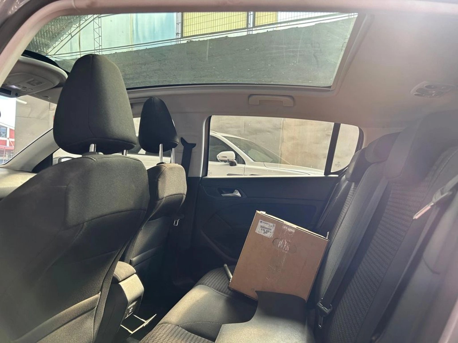 PEUGEOT 308 Feline 1.6 Blue-HDi 120HP EAT6 2019 - Imagen 10 de 17