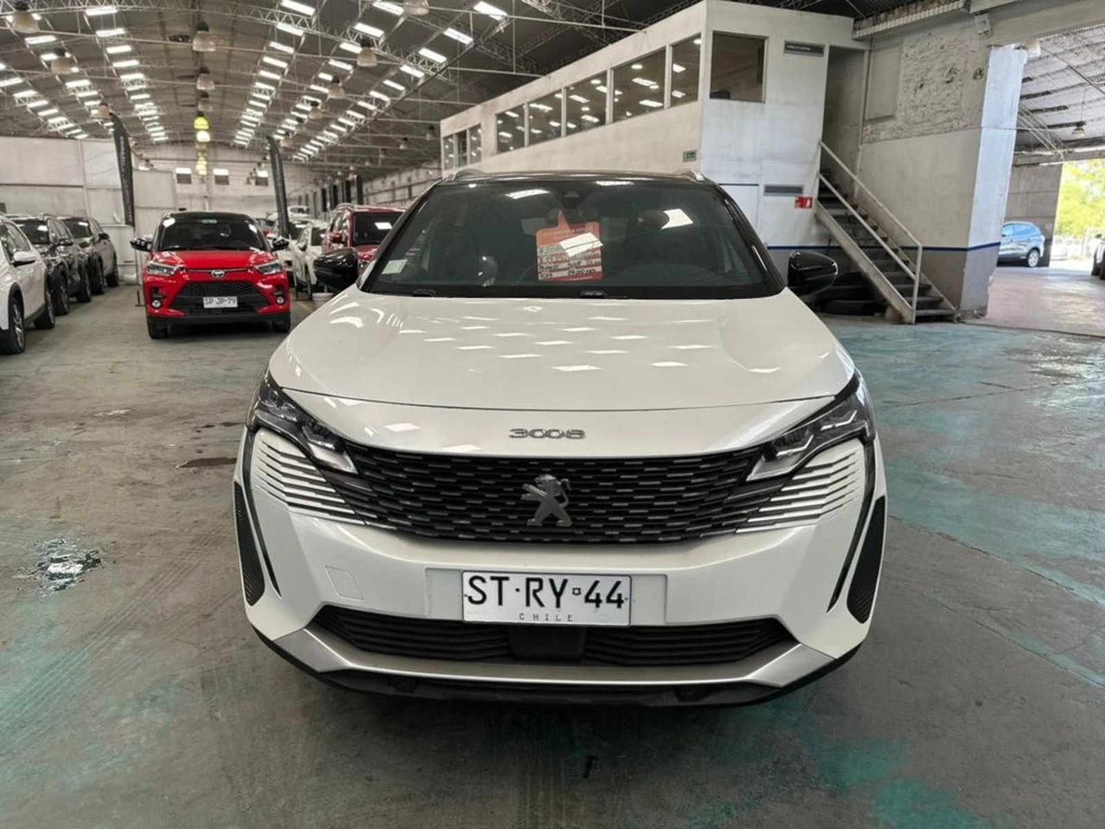 Peugeot 3008 ALLURE 165HP 1.6 AUT 2023 - Foto 2 de 11