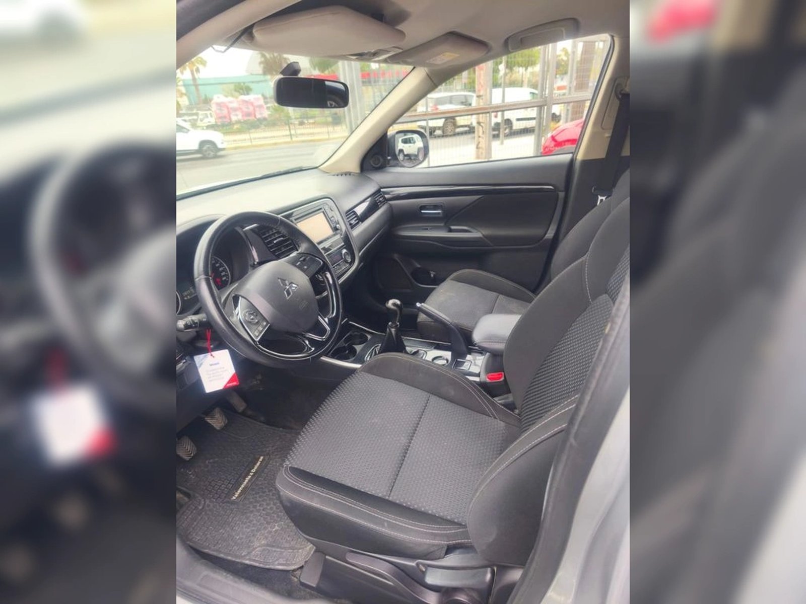 MITSUBISHI OUTLANDER GLX 2020 - Imagen 10 de 16