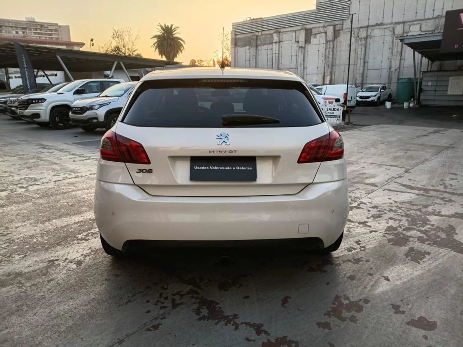 PEUGEOT 308 Allure pack 1.6 BlueHDi 120 HP 2018 - Imagen 6 de 20