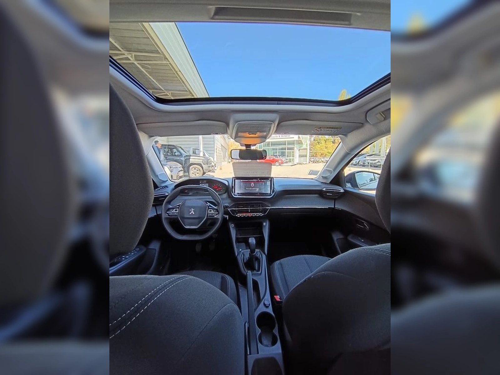 PEUGEOT 208 Style Puretech 75 2024 - Imagen 8 de 16