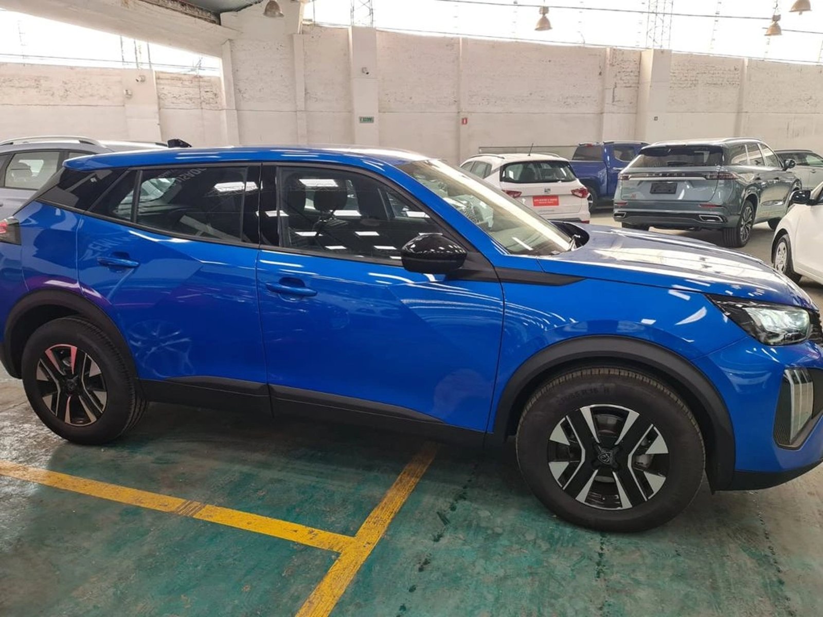 PEUGEOT 2008 MCA Active Puretech 130 2025 - Imagen 8 de 19