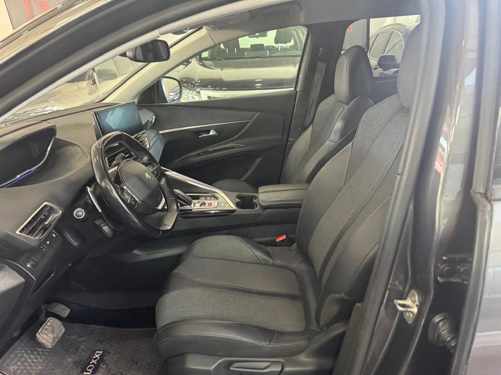 PEUGEOT 5008 Allure Pack 2022 - Imagen 9 de 18