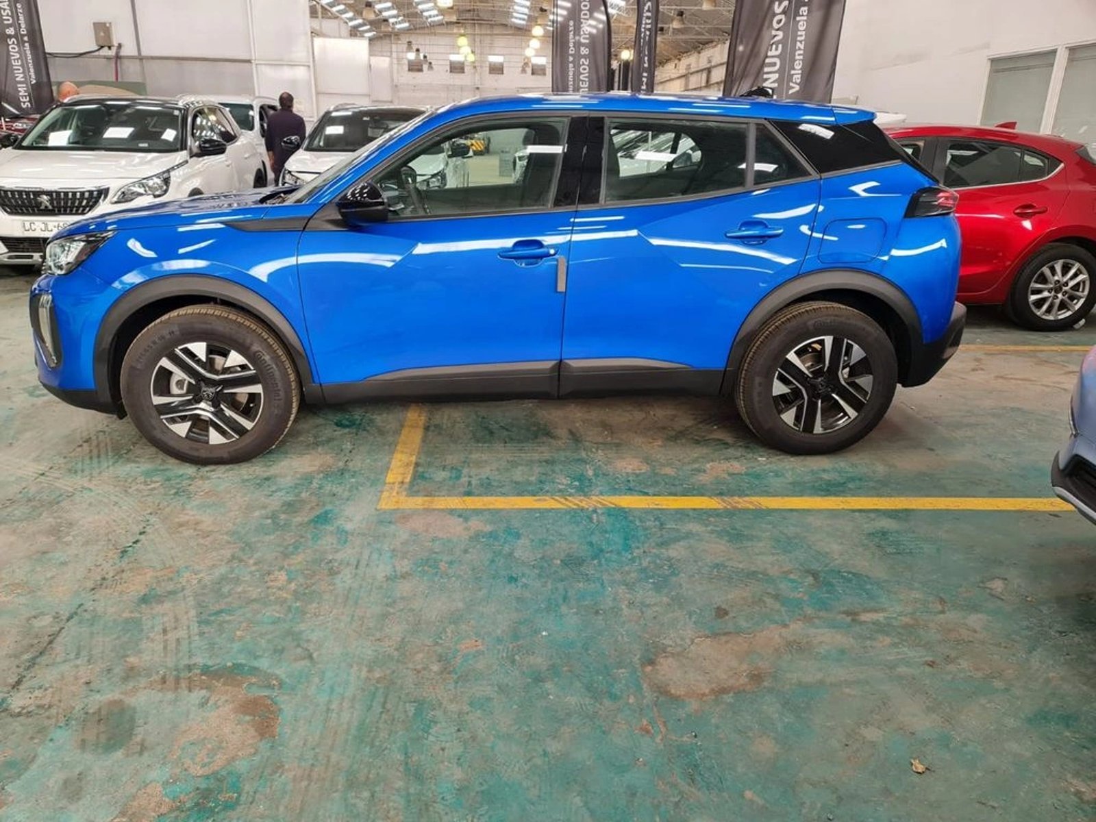 Peugeot 2008 MCA Active Puretech 130 2025 - Foto 3 de 14