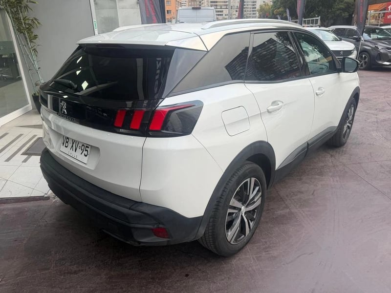 Peugeot 3008 Active Pack 130 HP 2025 - Imagen 4 de 12