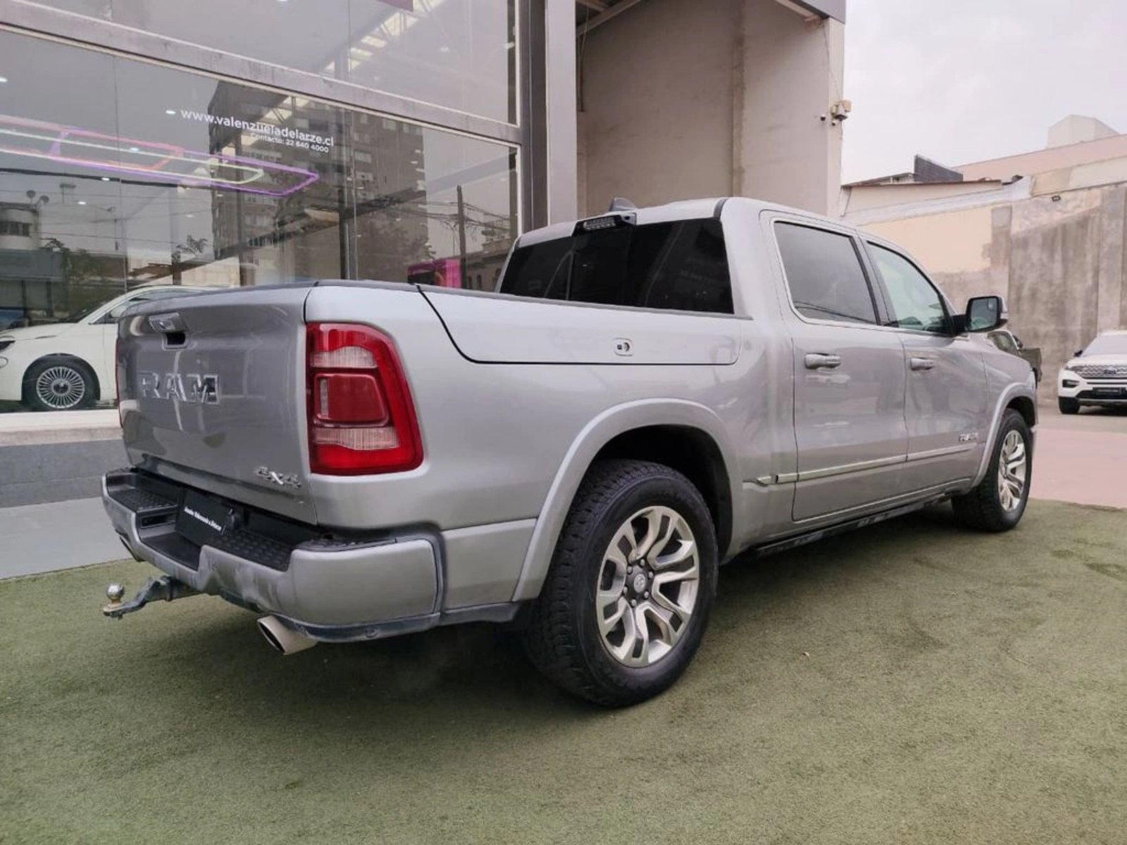 RAM 1500 LIMITED 5.7 AUT 2023 - Imagen 4 de 20
