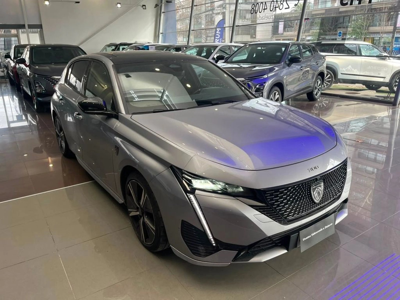 Peugeot 308 PURETECH 1.2 AUT 2023 - Imagen 8 de 15