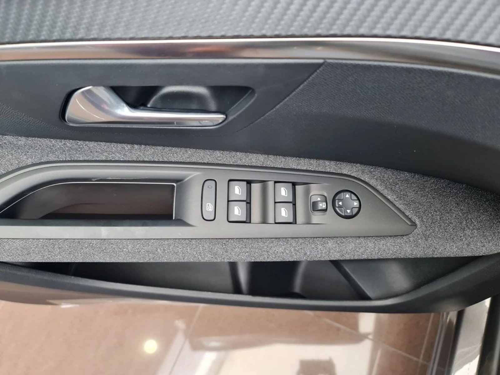 PEUGEOT 3008 Active Pack Puretech 130 2025 - Imagen 14 de 20