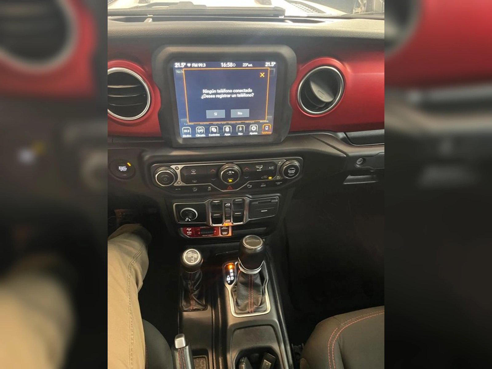 Jeep WRANGLER ALL NEW GLADIATOR SPORT 3.6 2021 - Imagen 13 de 15